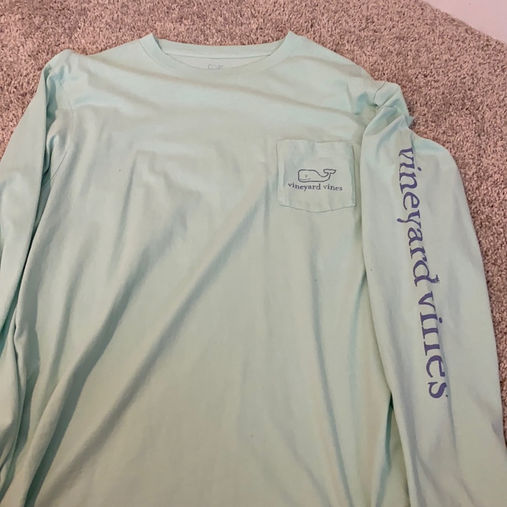 Vineyard vines long sleeve t shirt size medium
